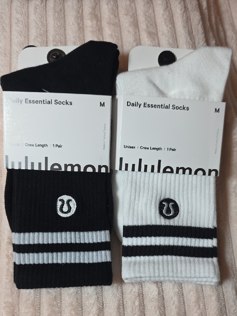 lululemon athletica Two-Pack Daily Crew Socks in Black & White